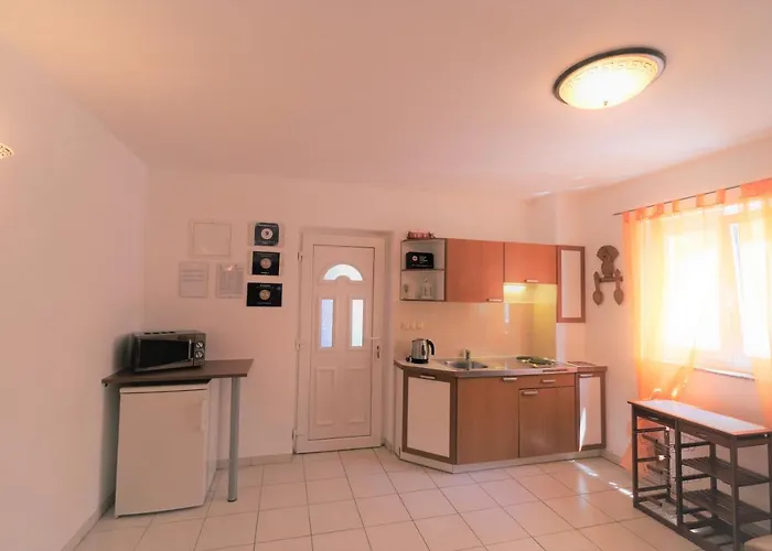 Coral Apartment *