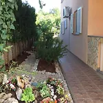 Coral Apartment Klimno