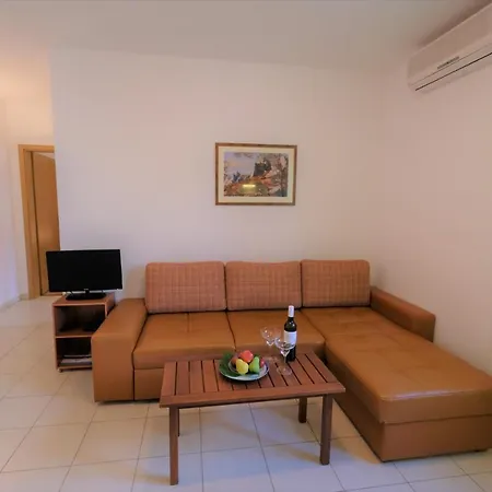 Coral, Klimno, Island Krk アパート *